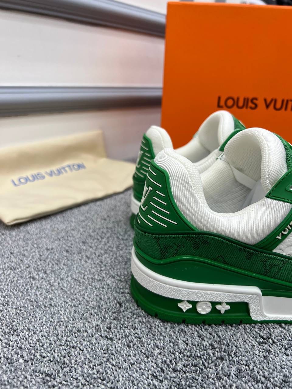 Louis Vuitton Sneaker - Green & White