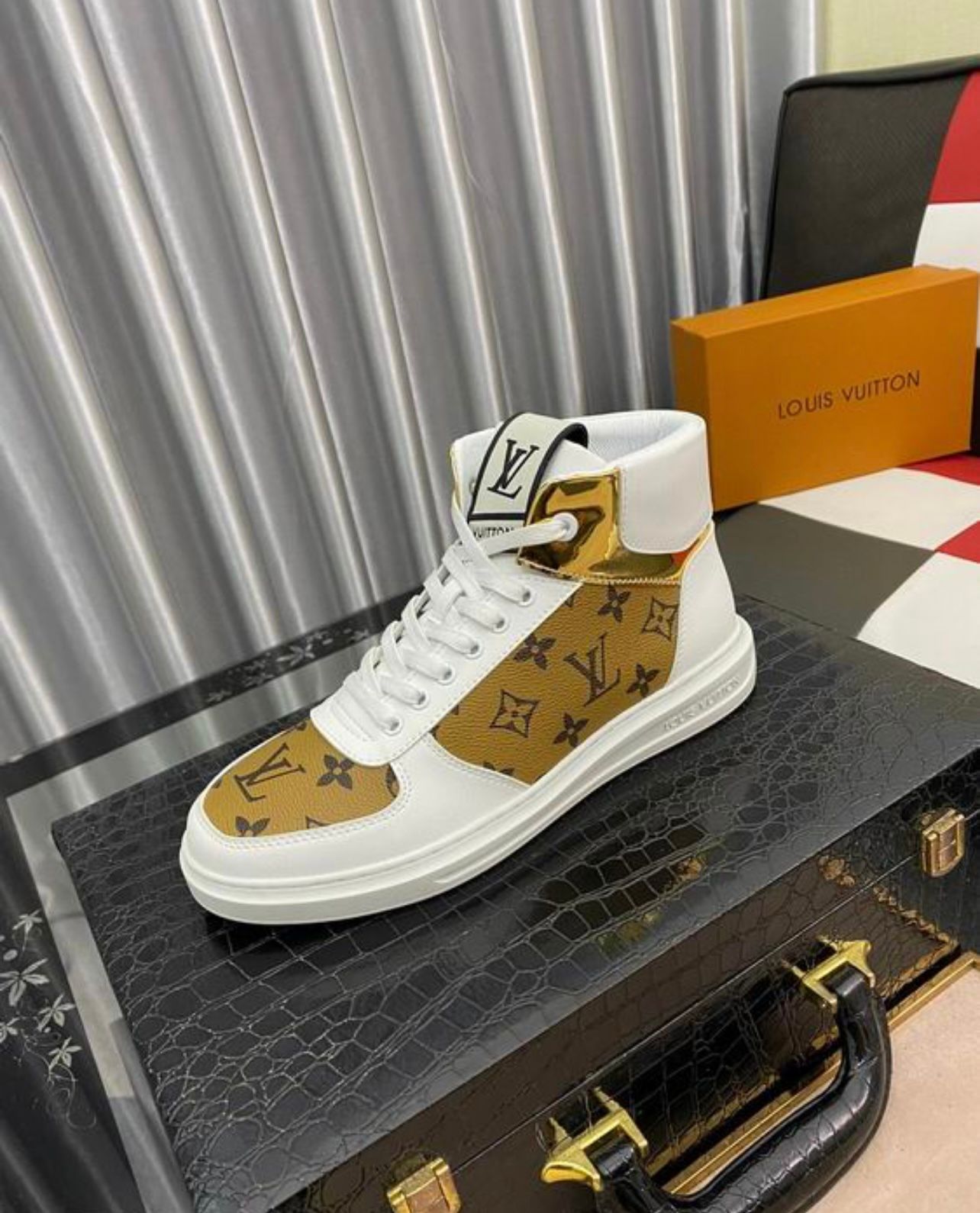 LV - Rivoli Boot High Top Sneaker - Gold & White