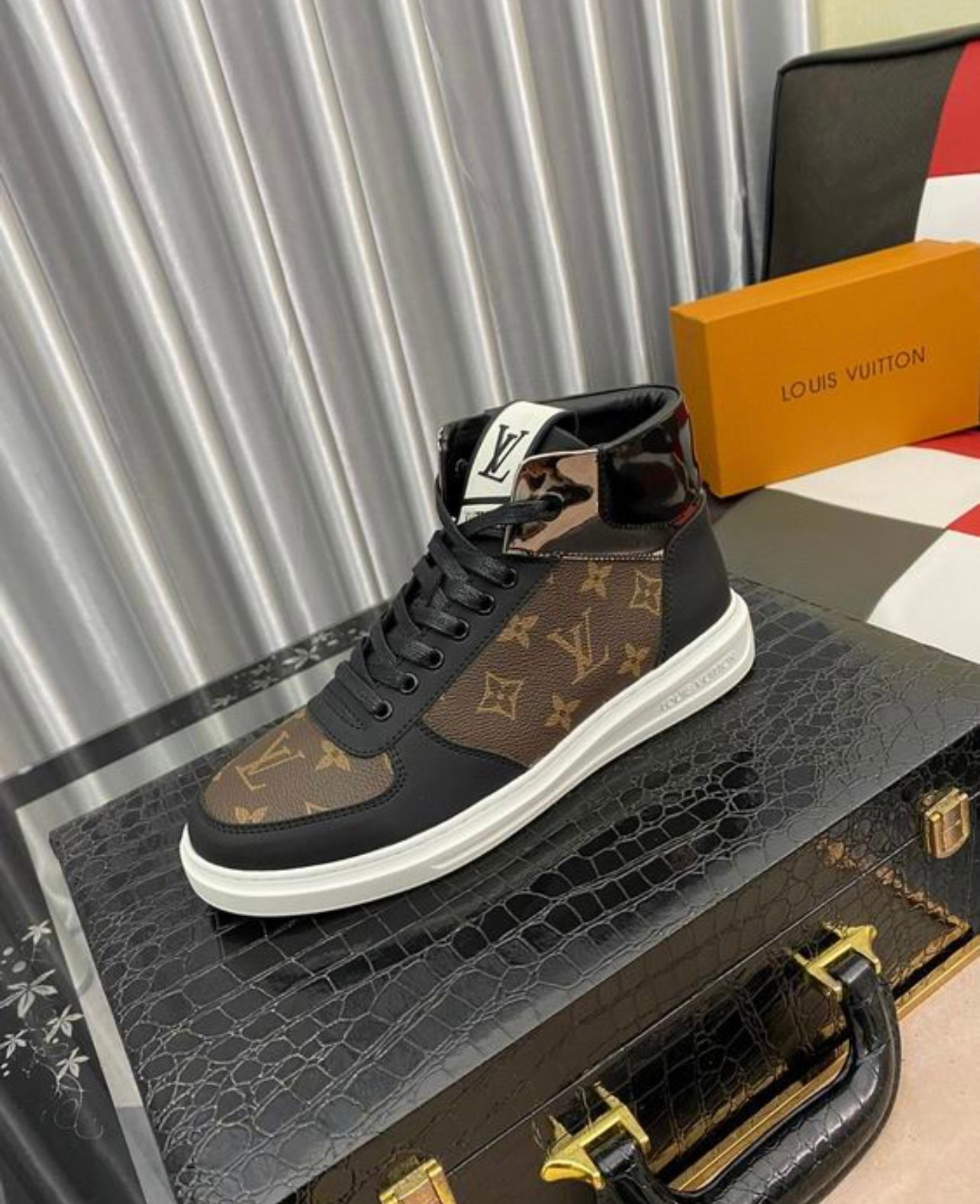 LV - Rivoli Boot High Top Sneaker - Brown & White