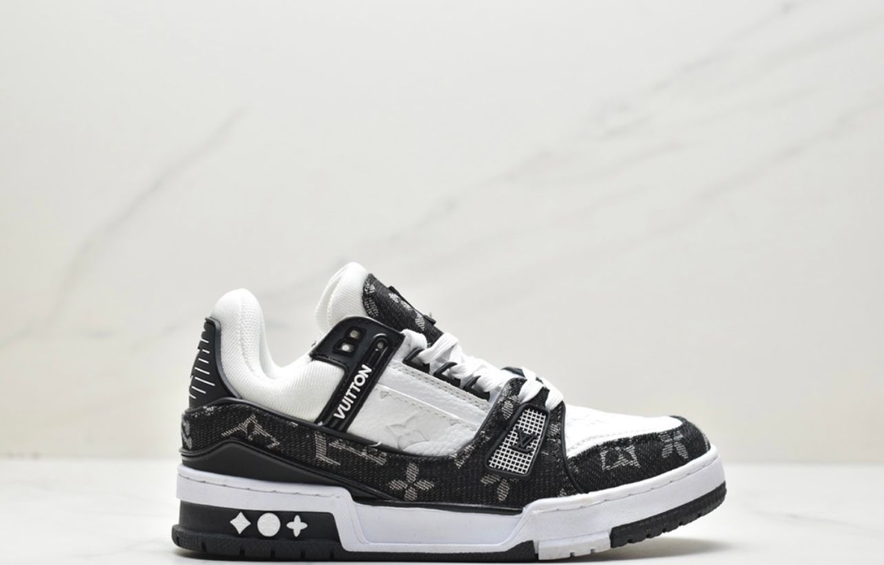 Louis Vuitton Trainer - Black & White