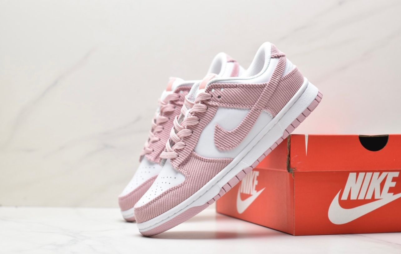 Nike SB Dunk Low - Pink