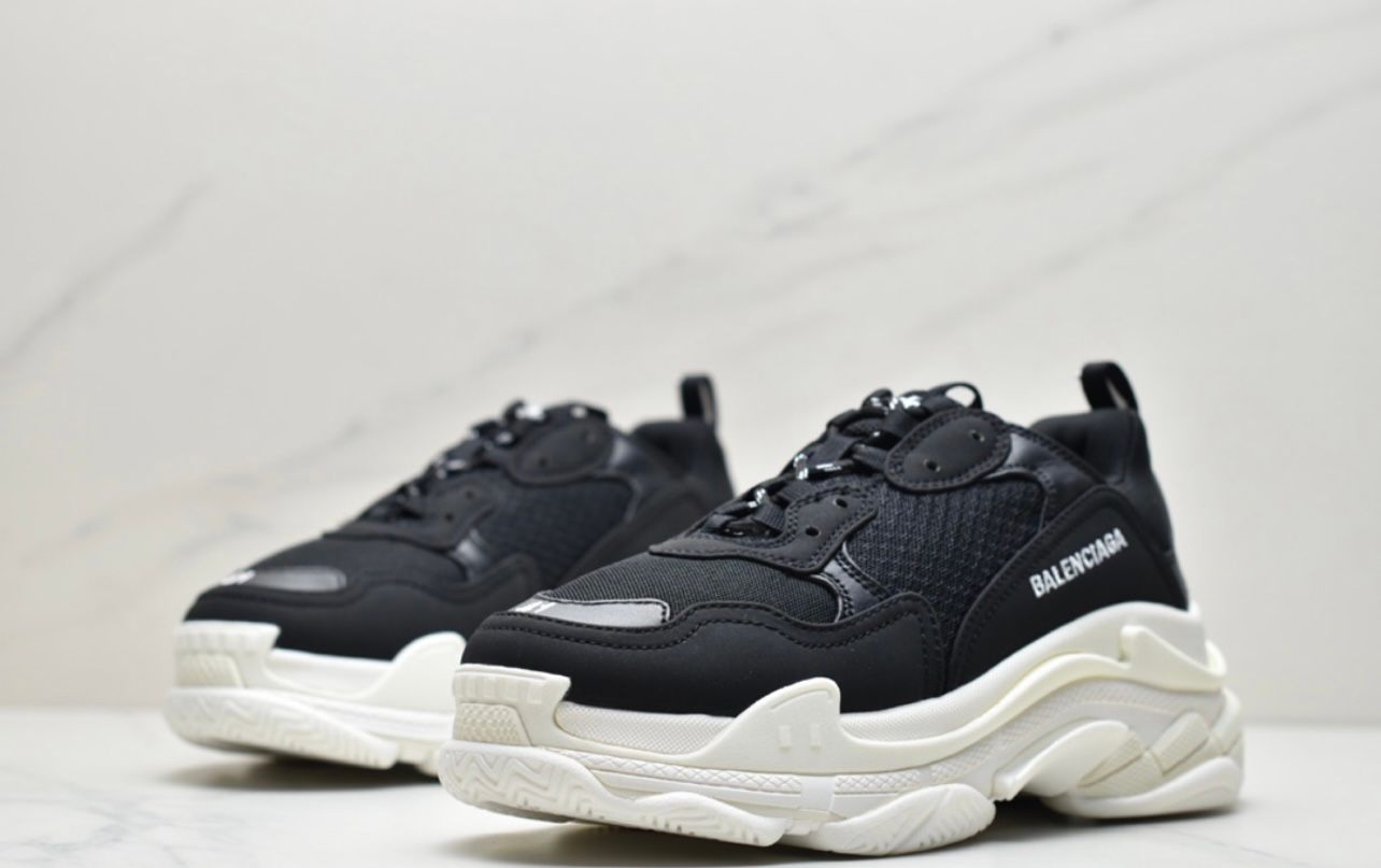 Balenciaga Triple S - Black & White