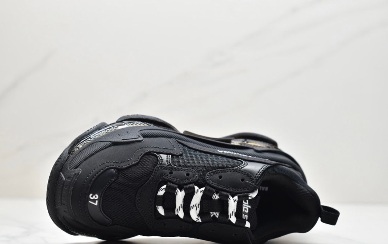 Balenciaga Triple S - Black