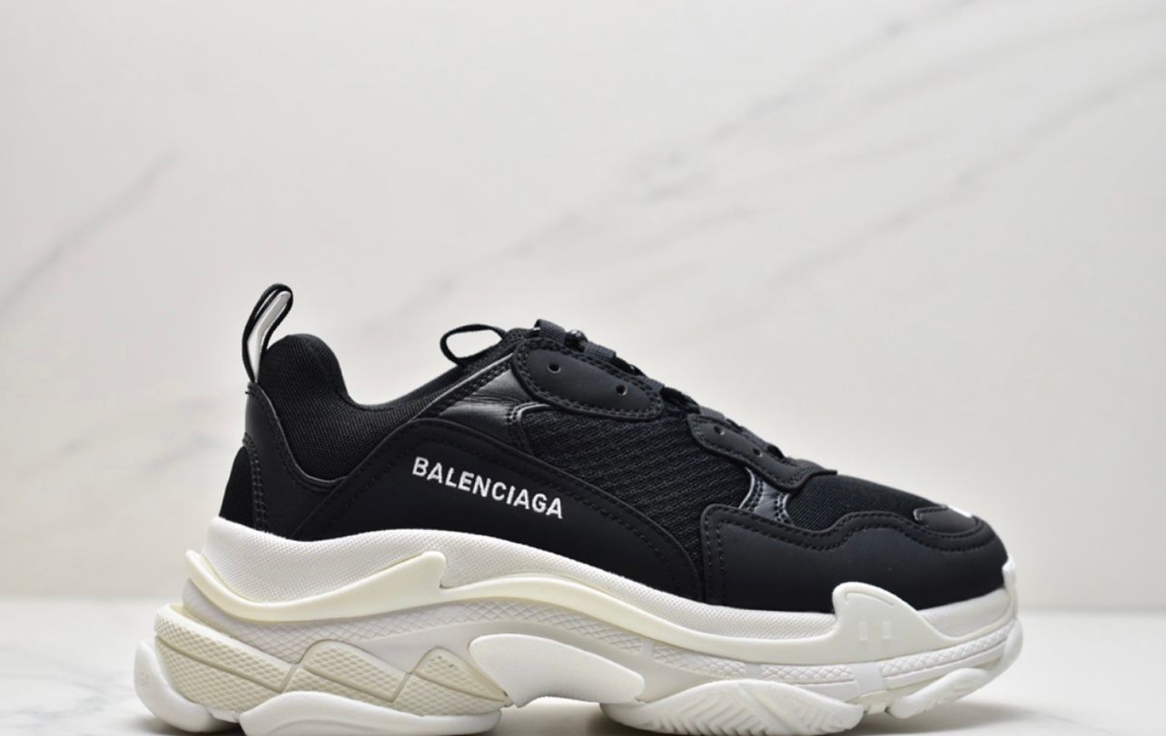 Balenciaga Triple S - Black & White