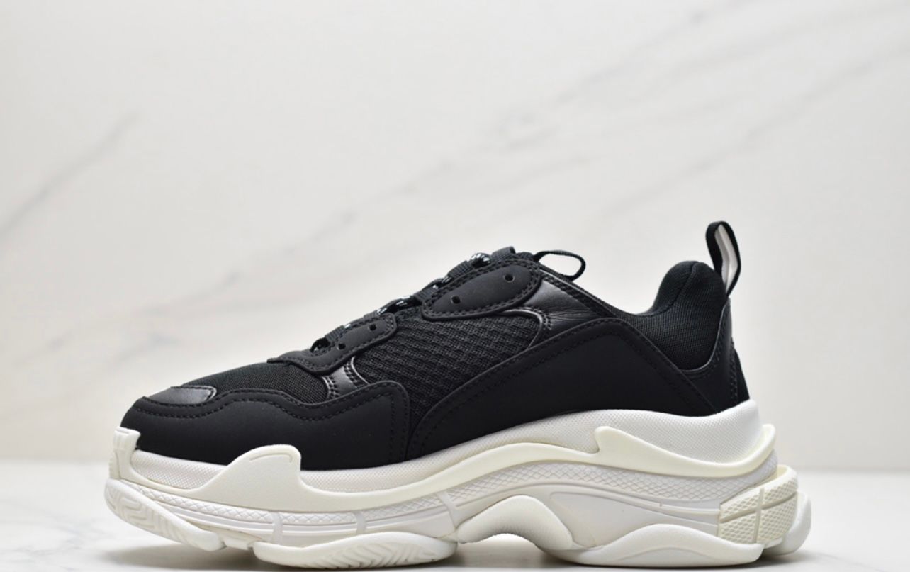 Balenciaga Triple S - Black & White