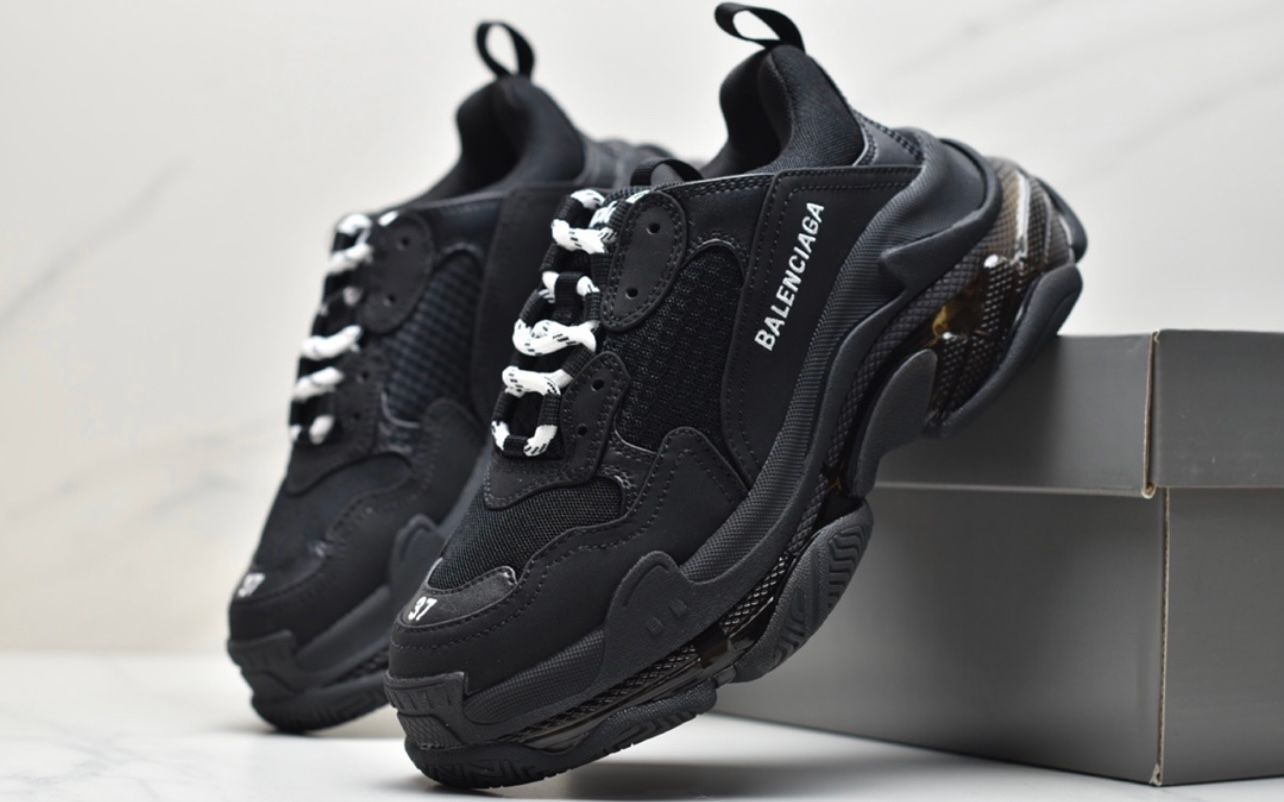 Balenciaga Triple S - Black