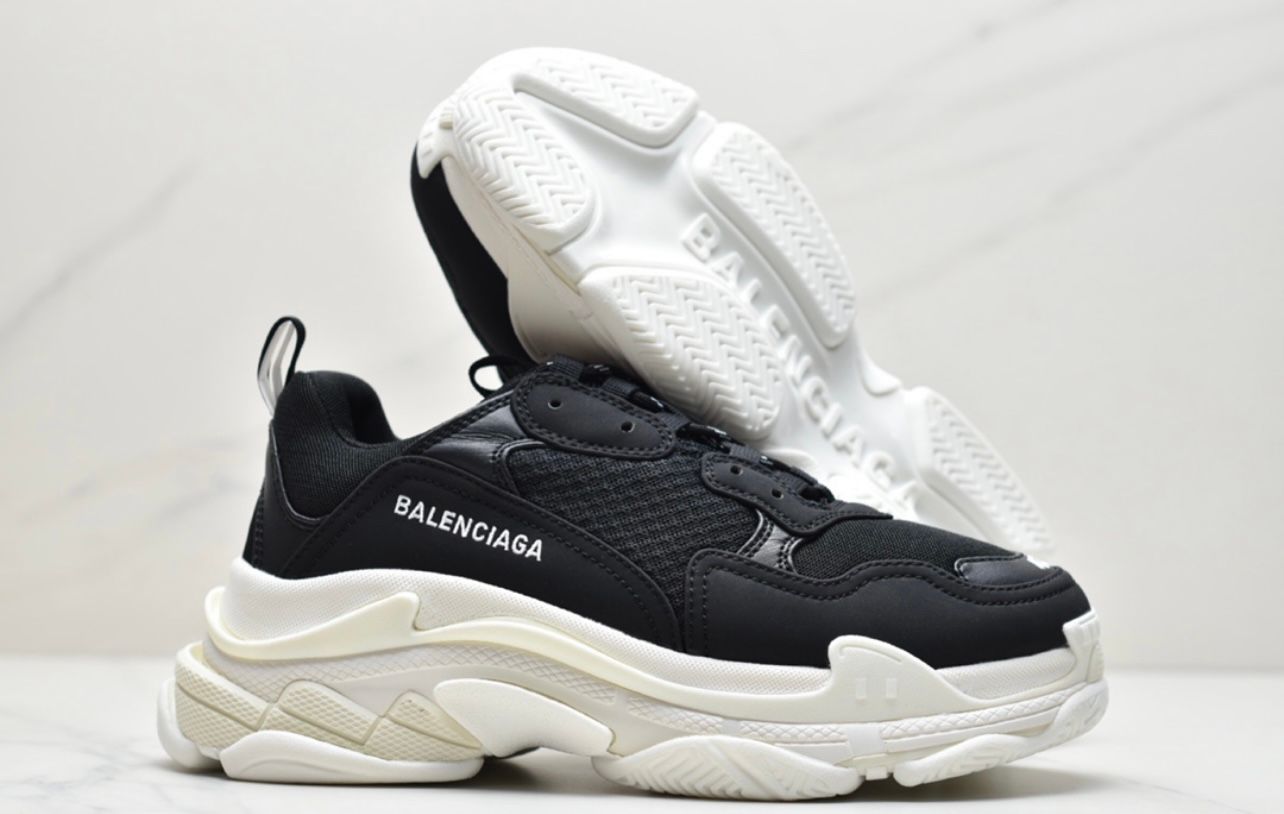 Balenciaga Triple S - Black & White