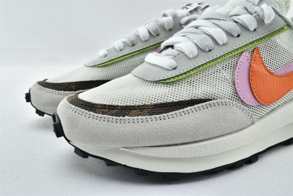 Nike Vaporwaffle sacai Purple Orange