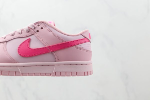 NIKE DUNK LOW Dunk SB Triple Rosa