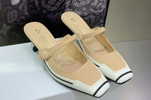 Sandal