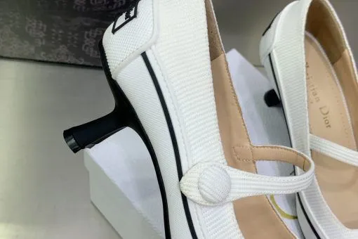 Sandal