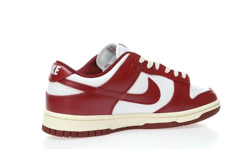 Nike SB Dunk Low ”Team Red”