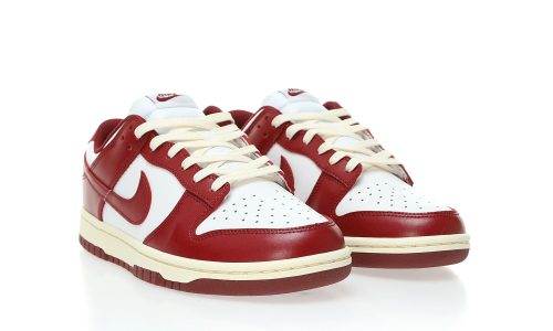 Nike SB Dunk Low ”Team Red”