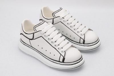 Alexander McQueen All white and black edges