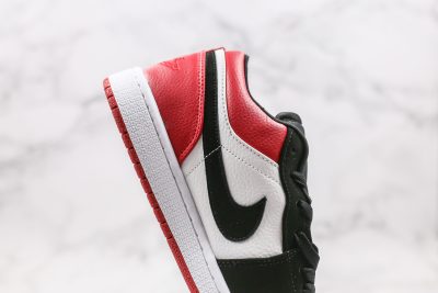 JORDAN 1 Low Black Toe