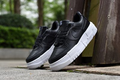 NIKE Air Force 1 Pixel Black and White
