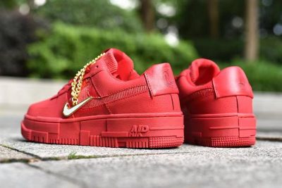 NIKE Air Force 1 Pixel Bright Red