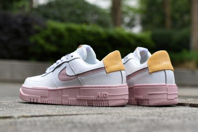 NIKE Air Force 1 Pixel Arctic Orange