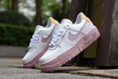 NIKE Air Force 1 Pixel Arctic Orange