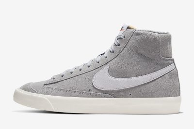 NIKE BLAZER MID 77 GRIS X BLANCO LOGO