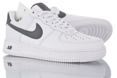  Nike Air Force 1 ’07 LV8“white / blue-grey”