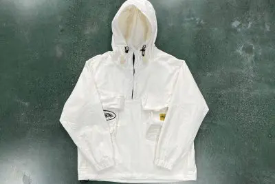 Slant pocket white jacket