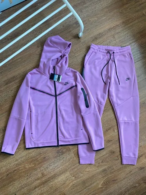 Nike Tech