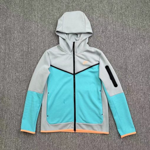 Nike Tech