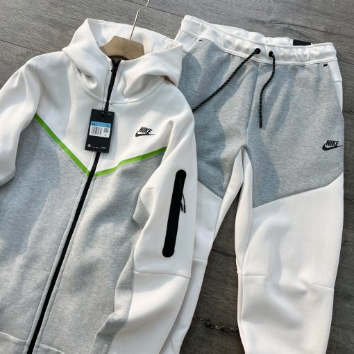 Nike Tech