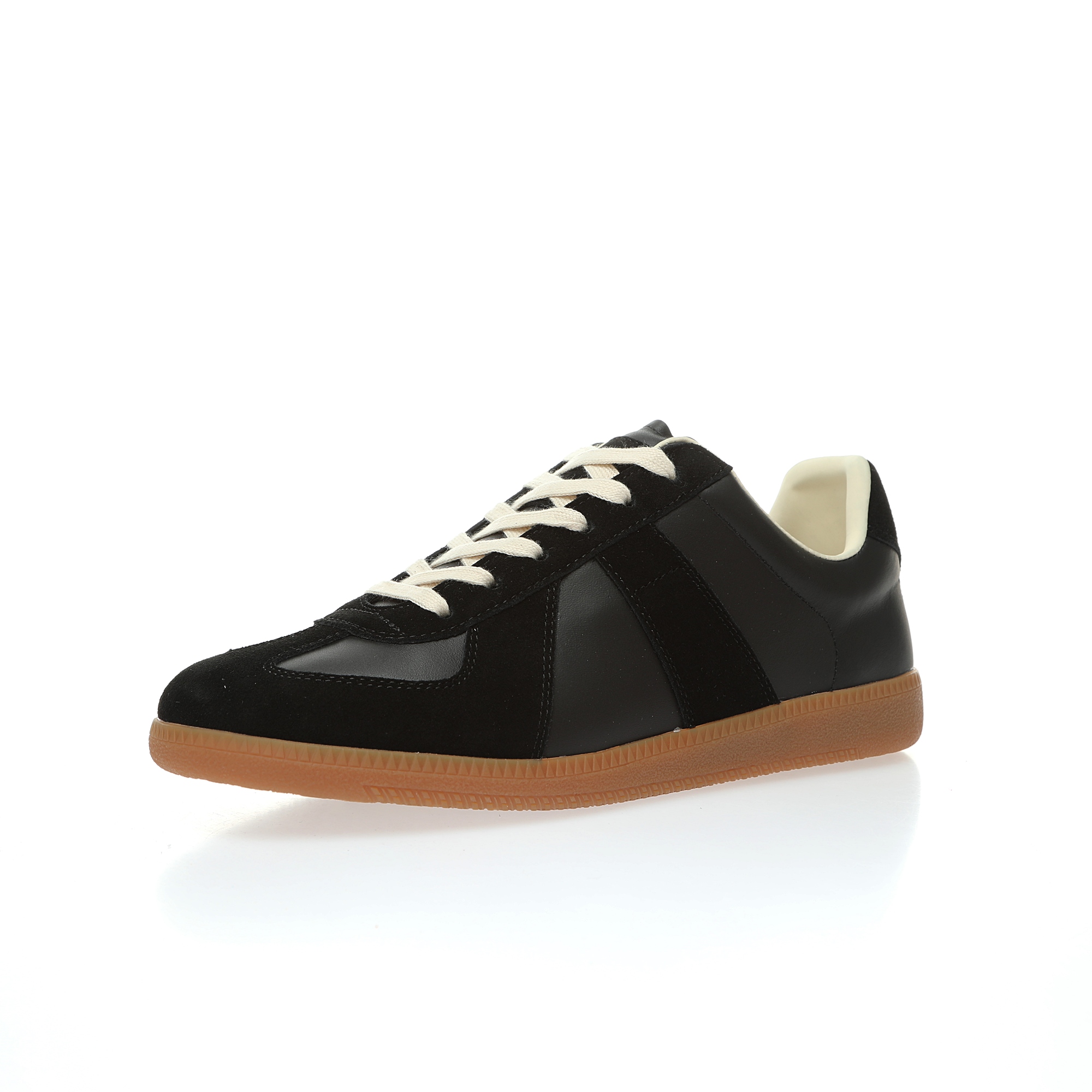 Classic Replica Leather Low Sneaker
