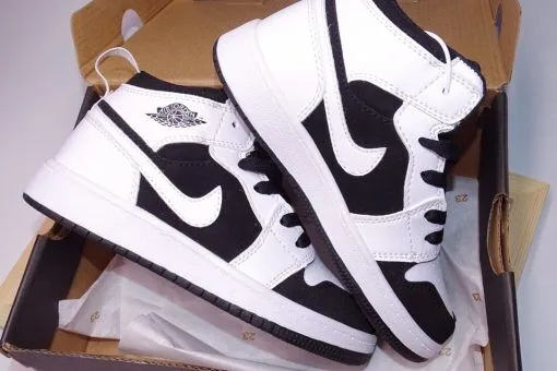 Nike Air Jordan 1 white black with lace