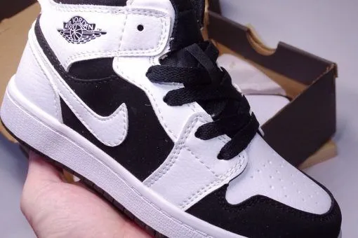 Nike Air Jordan 1 white black with lace