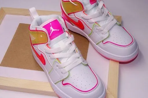 Nike Air Jordan 1 pink with lace