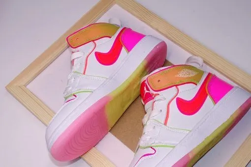Nike Air Jordan 1 pink with lace