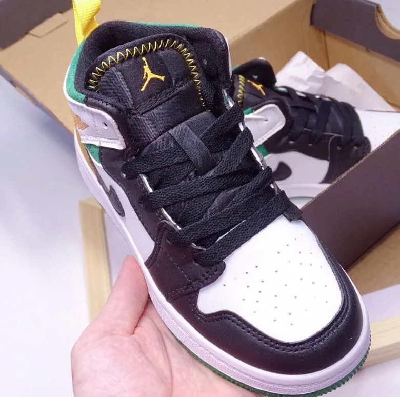 Nike Air Jordan 1 green with lace
