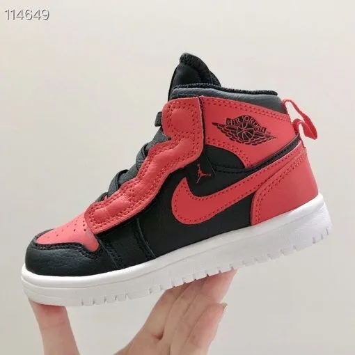 Nike Air Jordan 1 red black