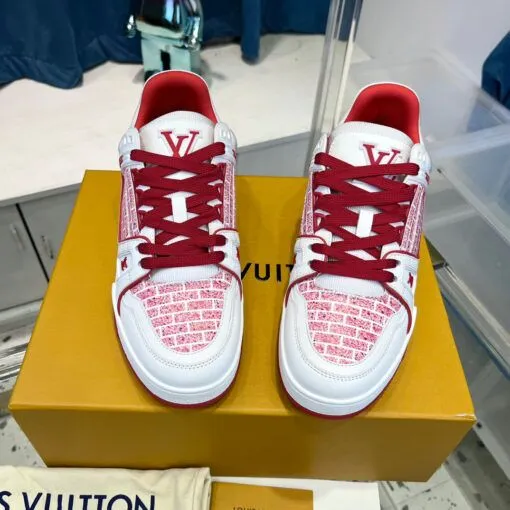 LV TRAINER SNEAKER