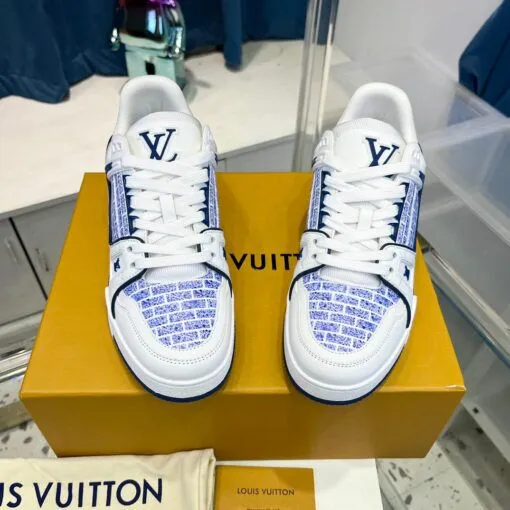 LV TRAINER SNEAKER