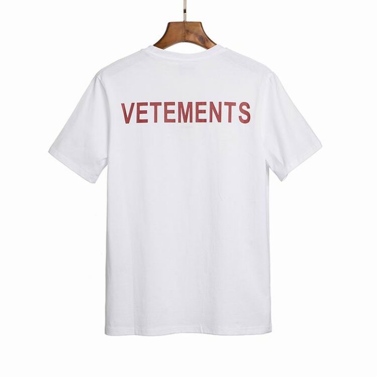 VETEMENTS T-SHIRT