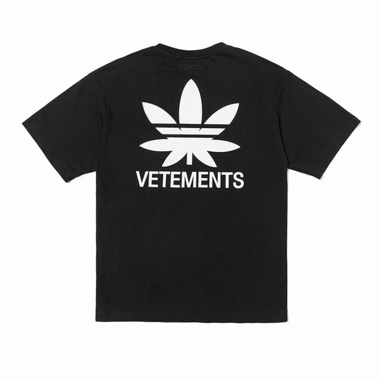 VETEMENTS T-SHIRT