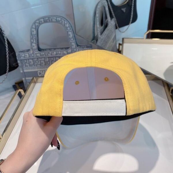 Cap Small logo 2