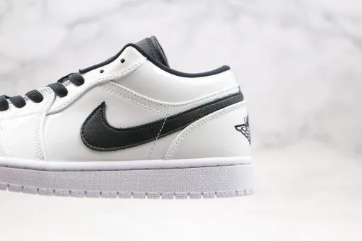 NIKE Air Jordan 1 “WHITE/BLACK”