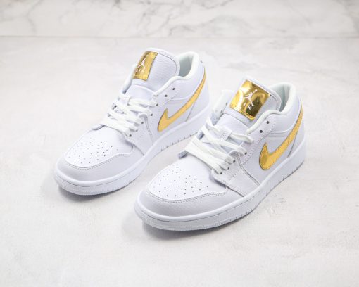 NIKE Air Jordan 1 Low