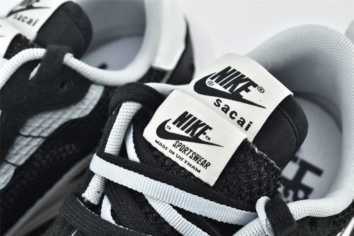 Nike Vaporwaffle sacai Black White