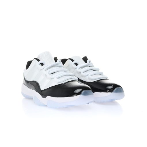 Nike Air Jordan 11 Retro Low”Concord”
