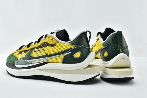 Nike Vaporwaffle sacai Tour Yellow Stadium Green