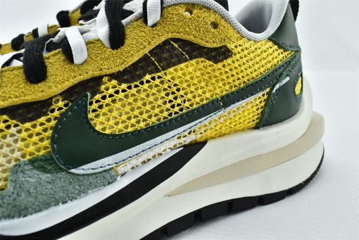 Nike Vaporwaffle sacai Tour Yellow Stadium Green