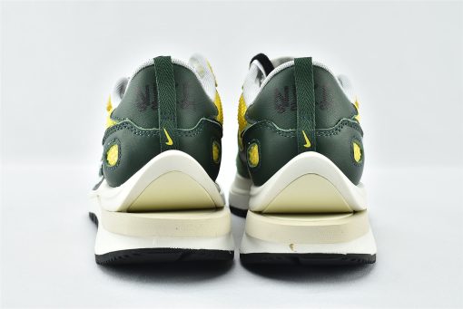 Nike Vaporwaffle sacai Tour Yellow Stadium Green