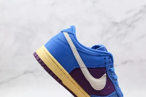 NIKE PUNDEFEATED x Nike Dunk Low Blue violet