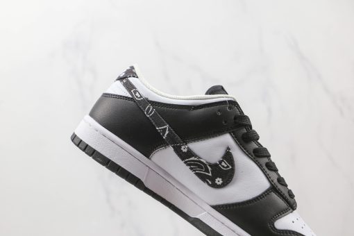 NIKE SB Dunk Low “Black Paisley”